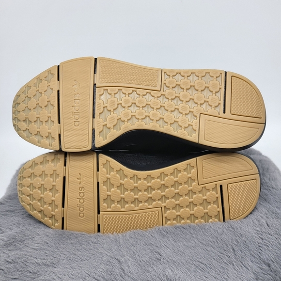 Adidas Swift Run 22 'Black Gum' Men's Running Shoes - Picture 7 of 7